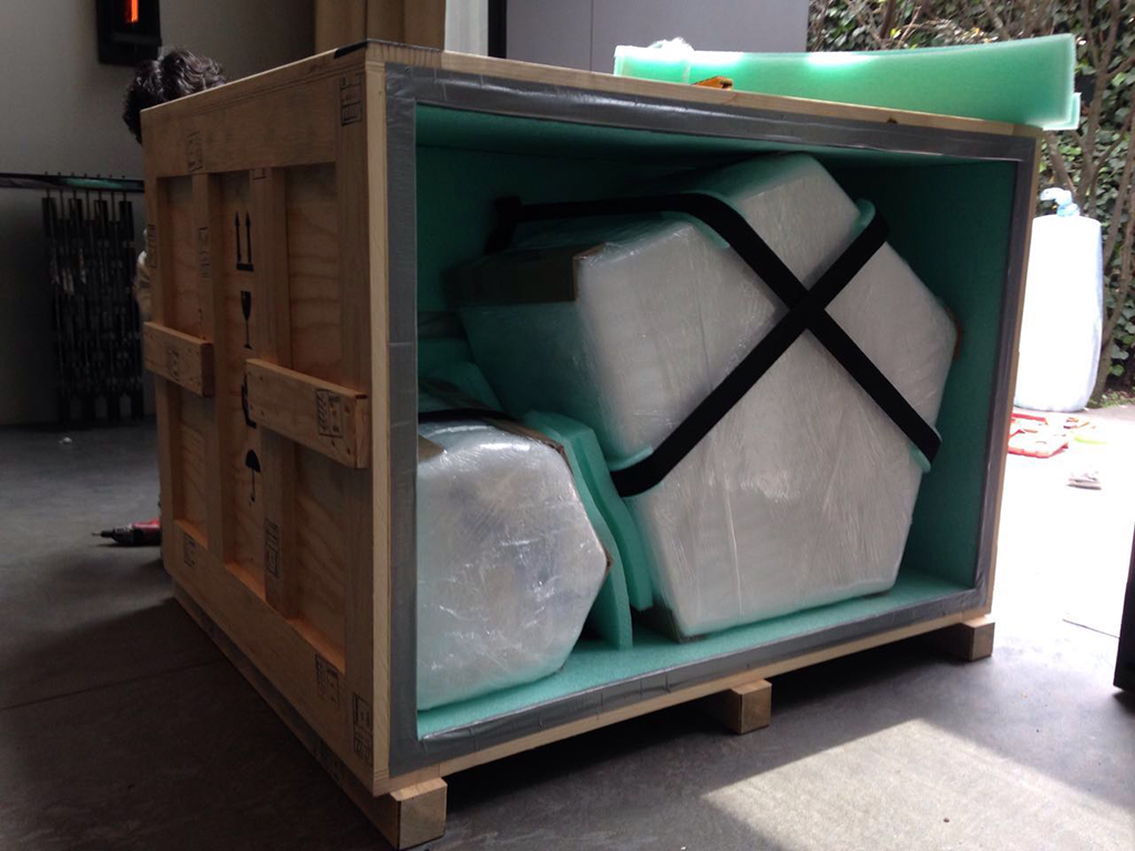 gloriacortina_artshippingcrate_valenzuelaproductora