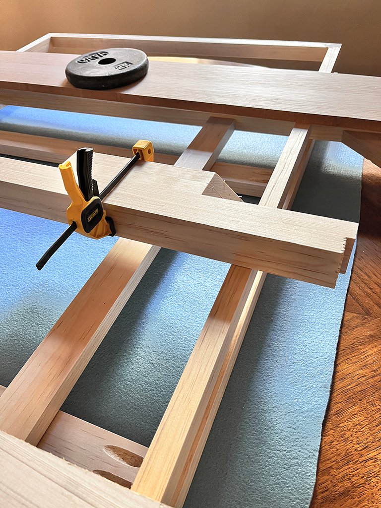 artframing_joshuajobb_valenzuelaproductora